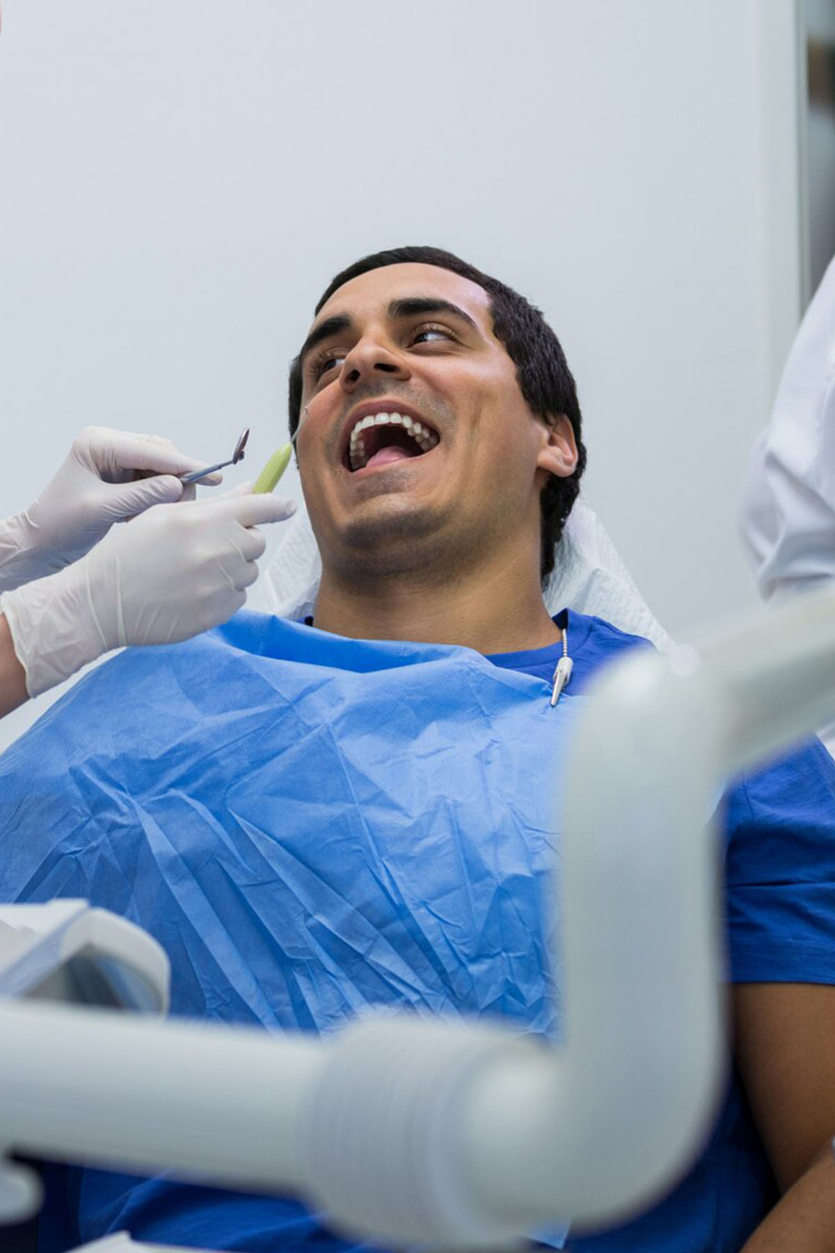 https://aslibozlakuzman.com/wp-content/uploads/2024/11/implant.jpg